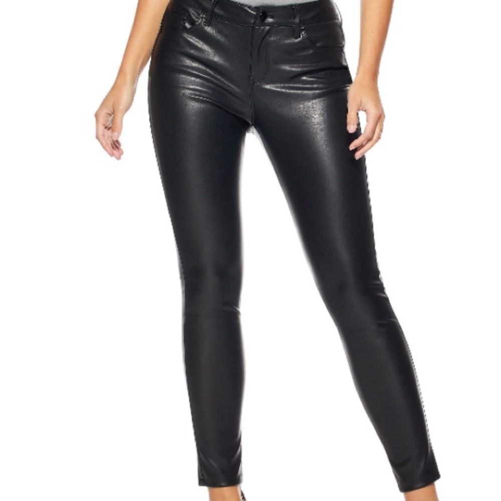 Sophia Vergara Sophia Skinny Ankle Faux Leather Pants. Size 10 but more like 8